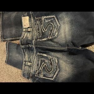 Silver Aiko jeans size 18x33